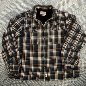 This Weatherproof Vintage shirt jacket is the perfect blend of comfort